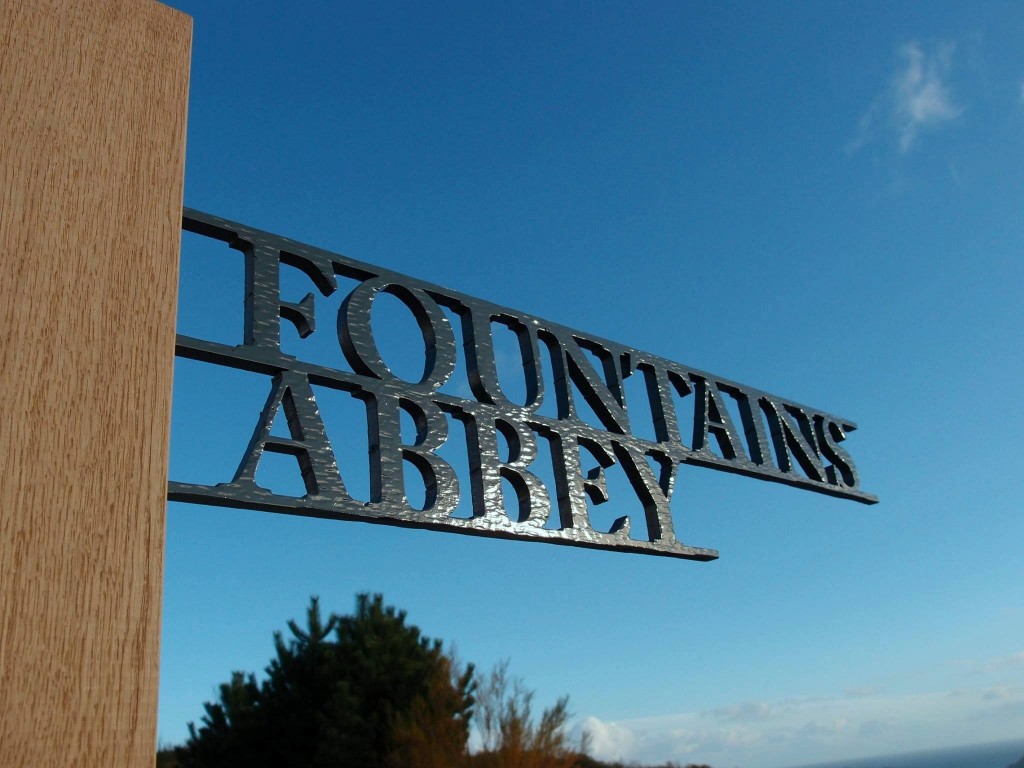 Fountains Parc Signs